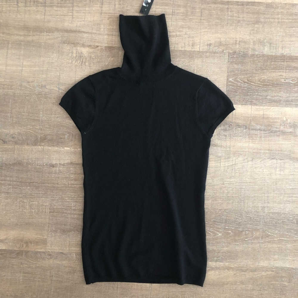 NWT Theory short sleeve turtleneck sweater